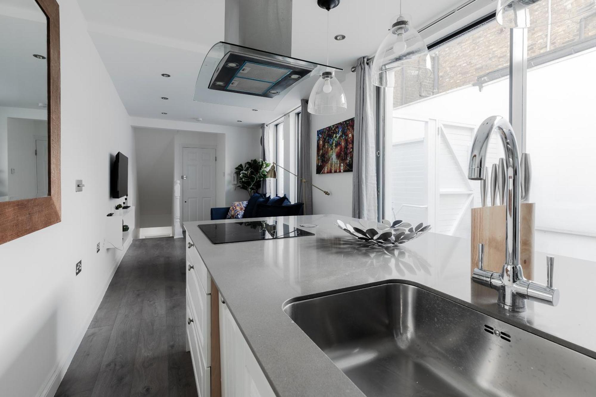 Wonderful Near Portobello Road Apartament Londra