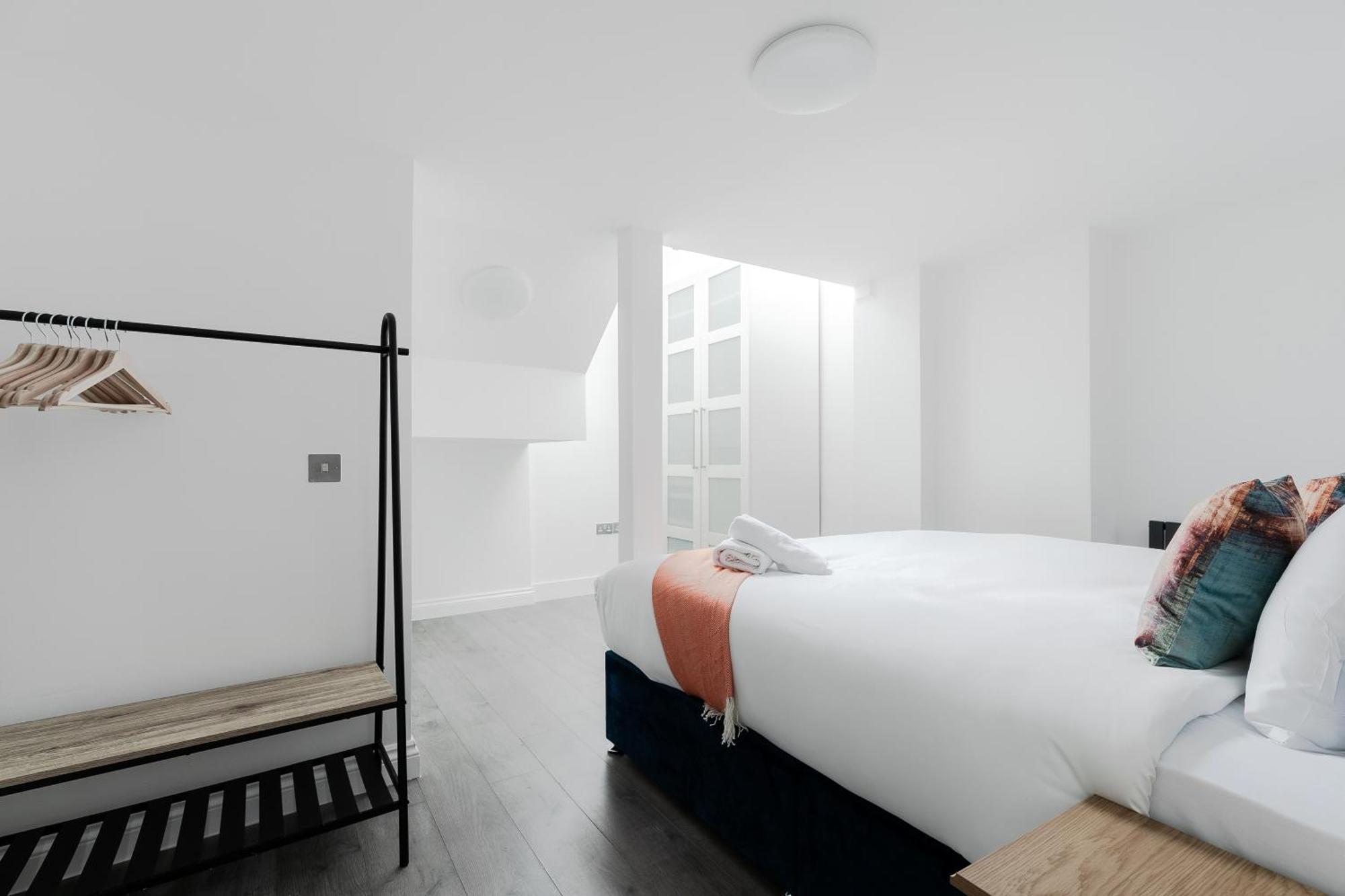Wonderful Near Portobello Road Apartament Londra